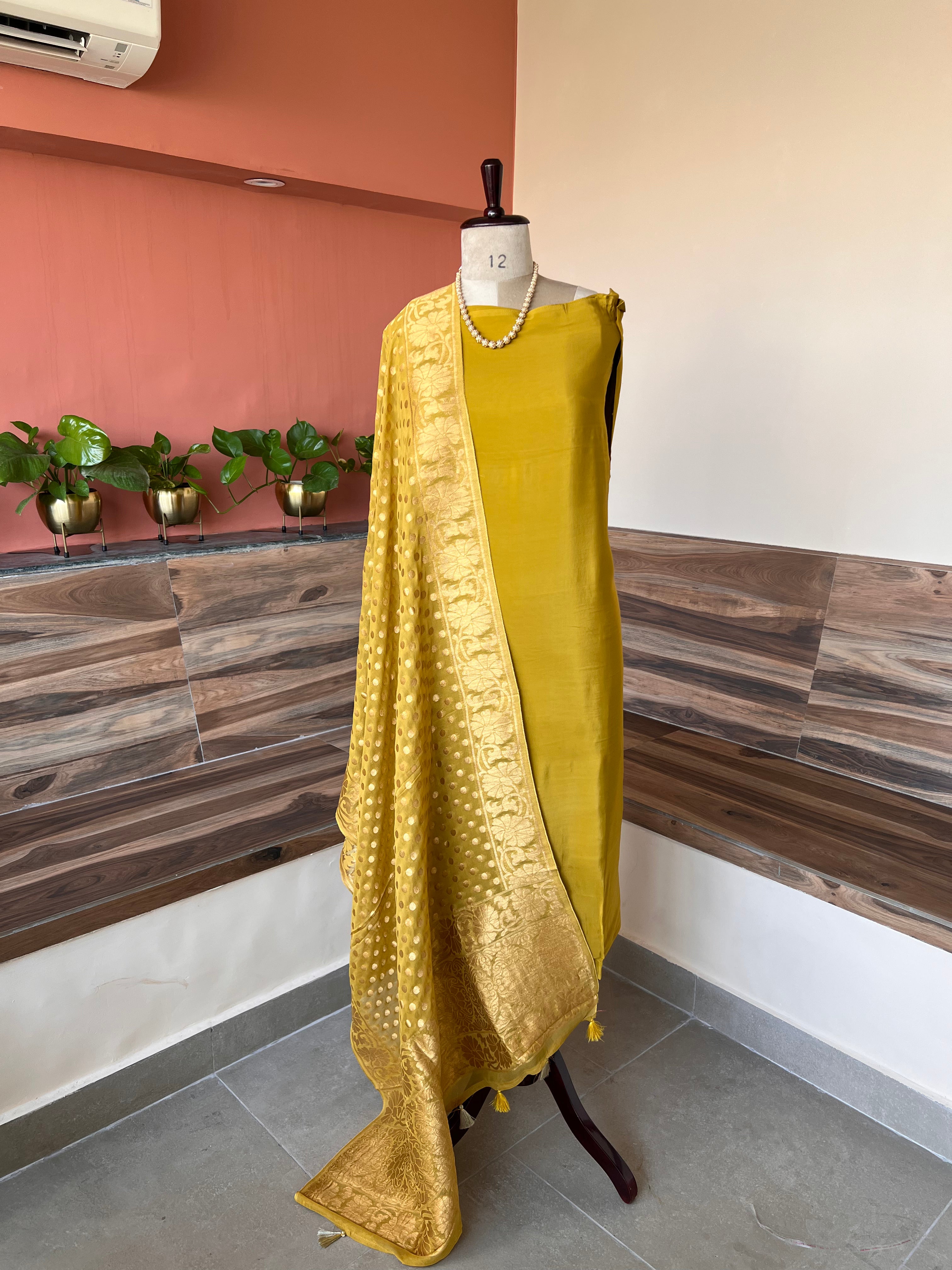 Banarsi Crepe khadi geogertte