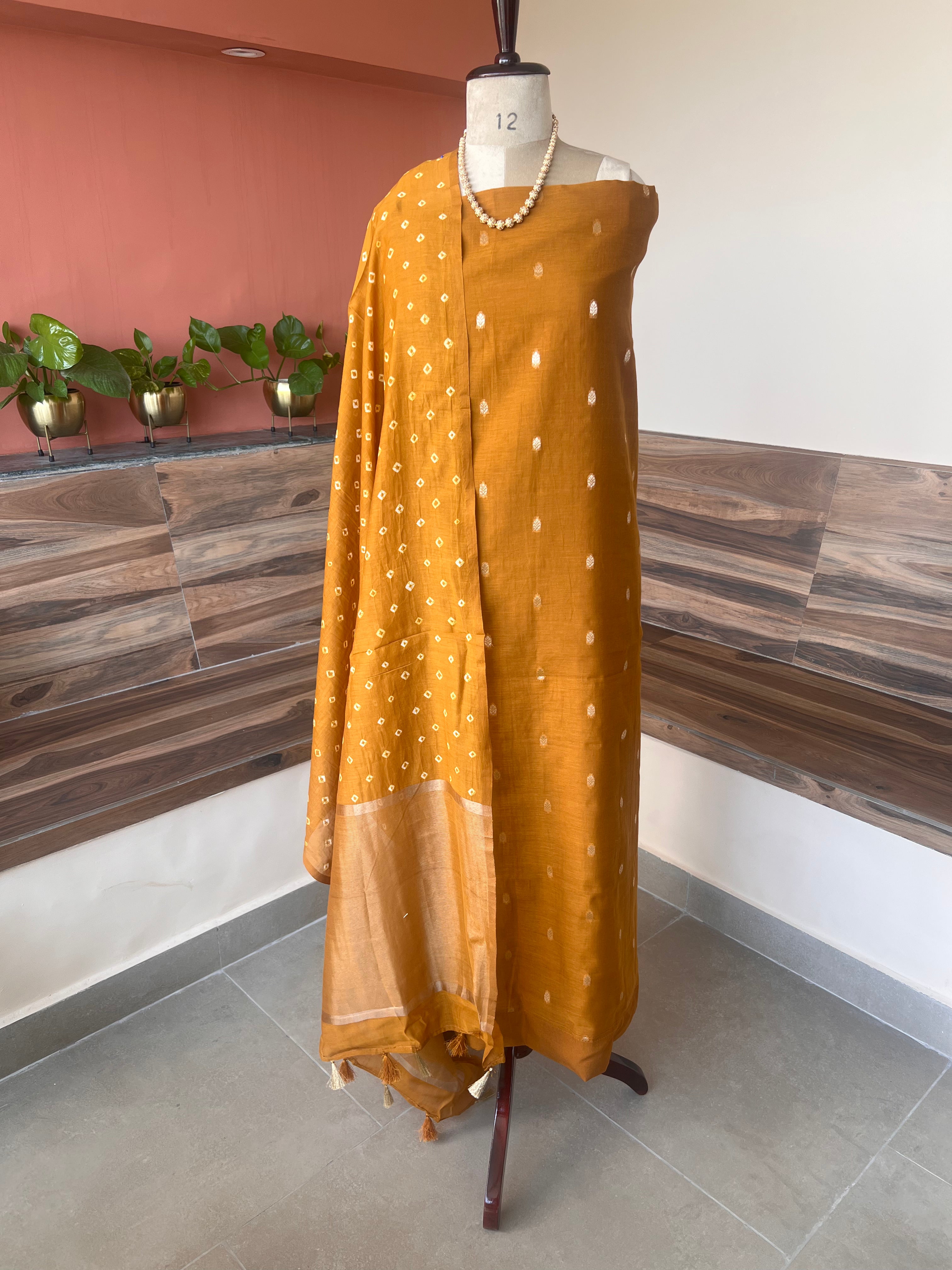 Banarsi zari woven boti with bandhej dupatta