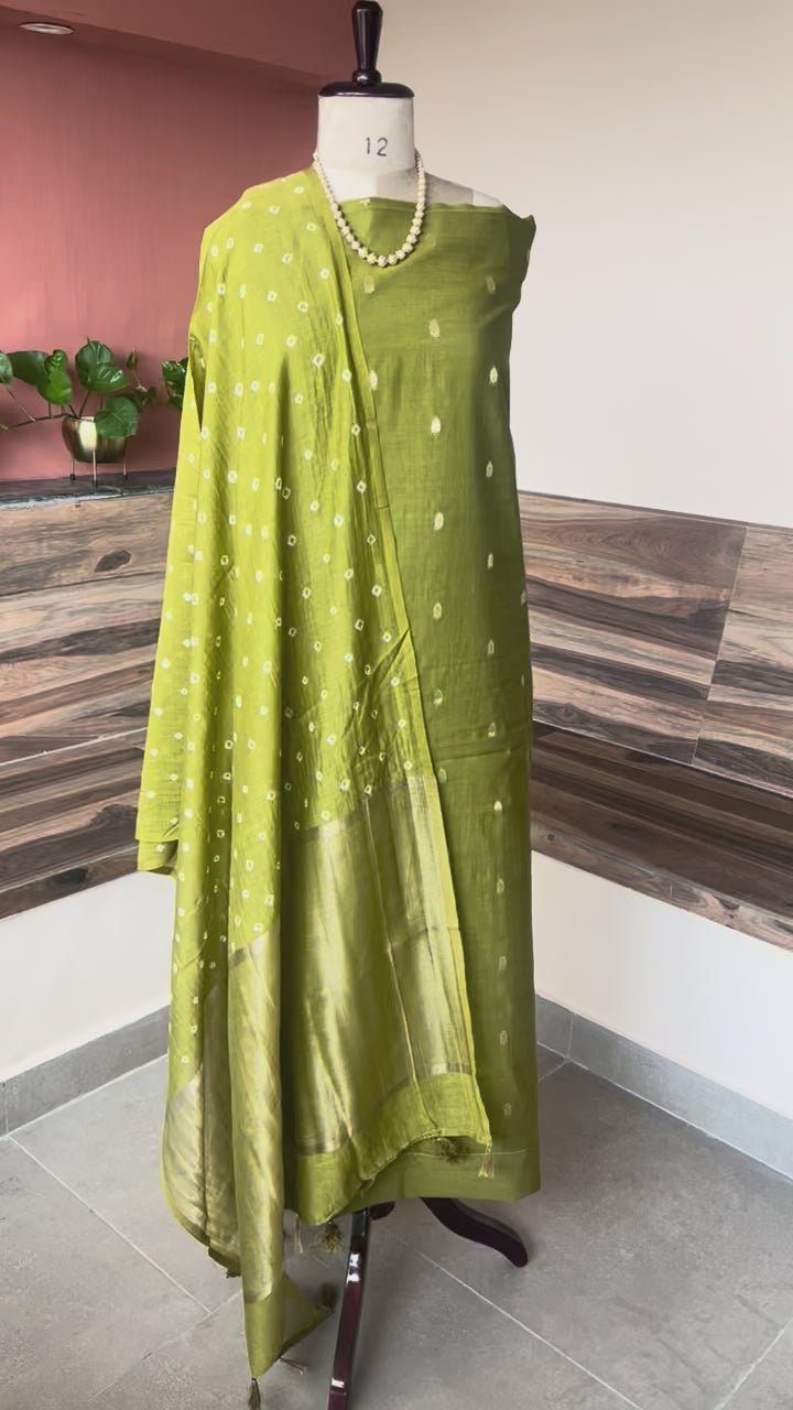 Banarsi zari woven boti with bandhej dupatta