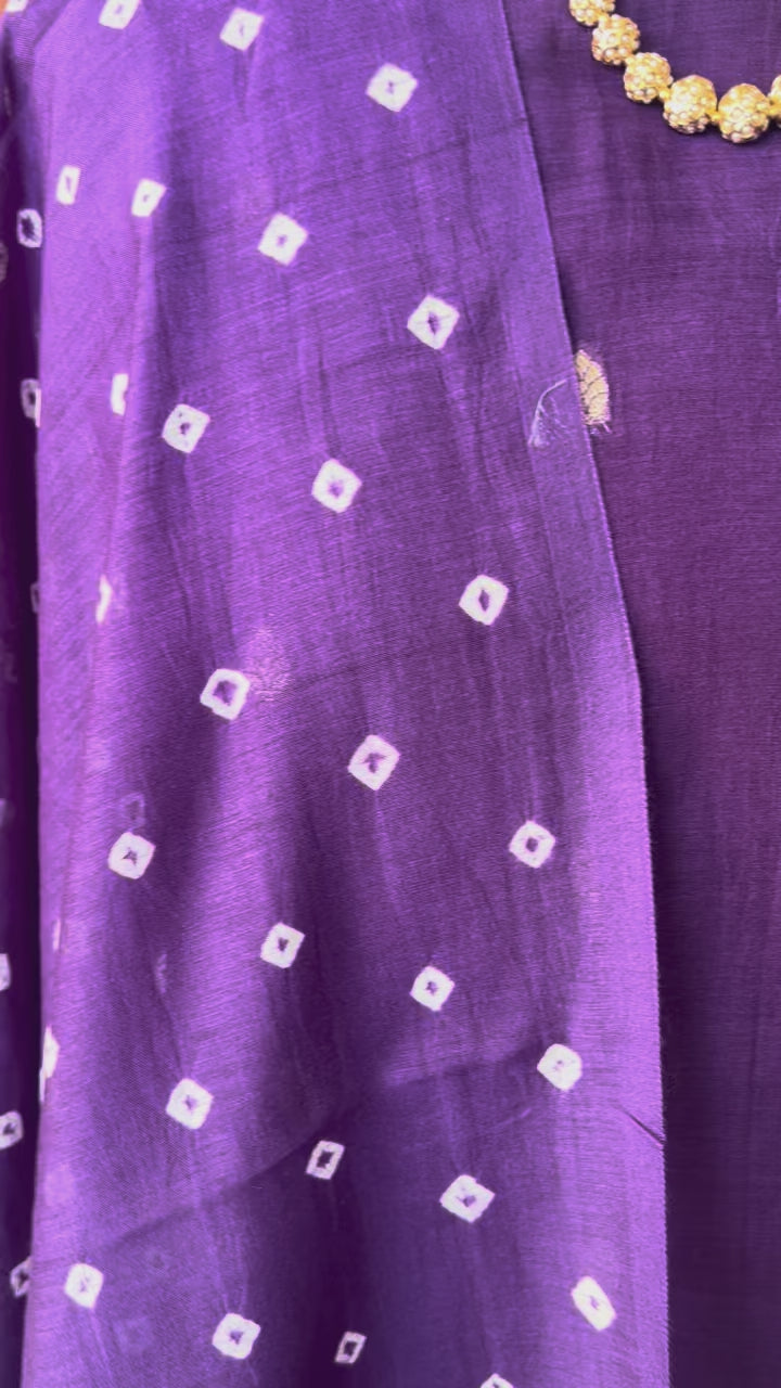 Banarsi zari woven boti with bandhej dupatta